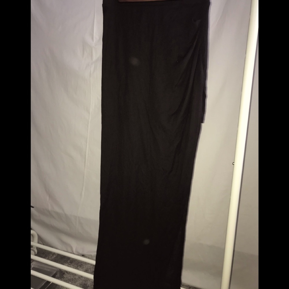 Maxi skirt with slit 🌸